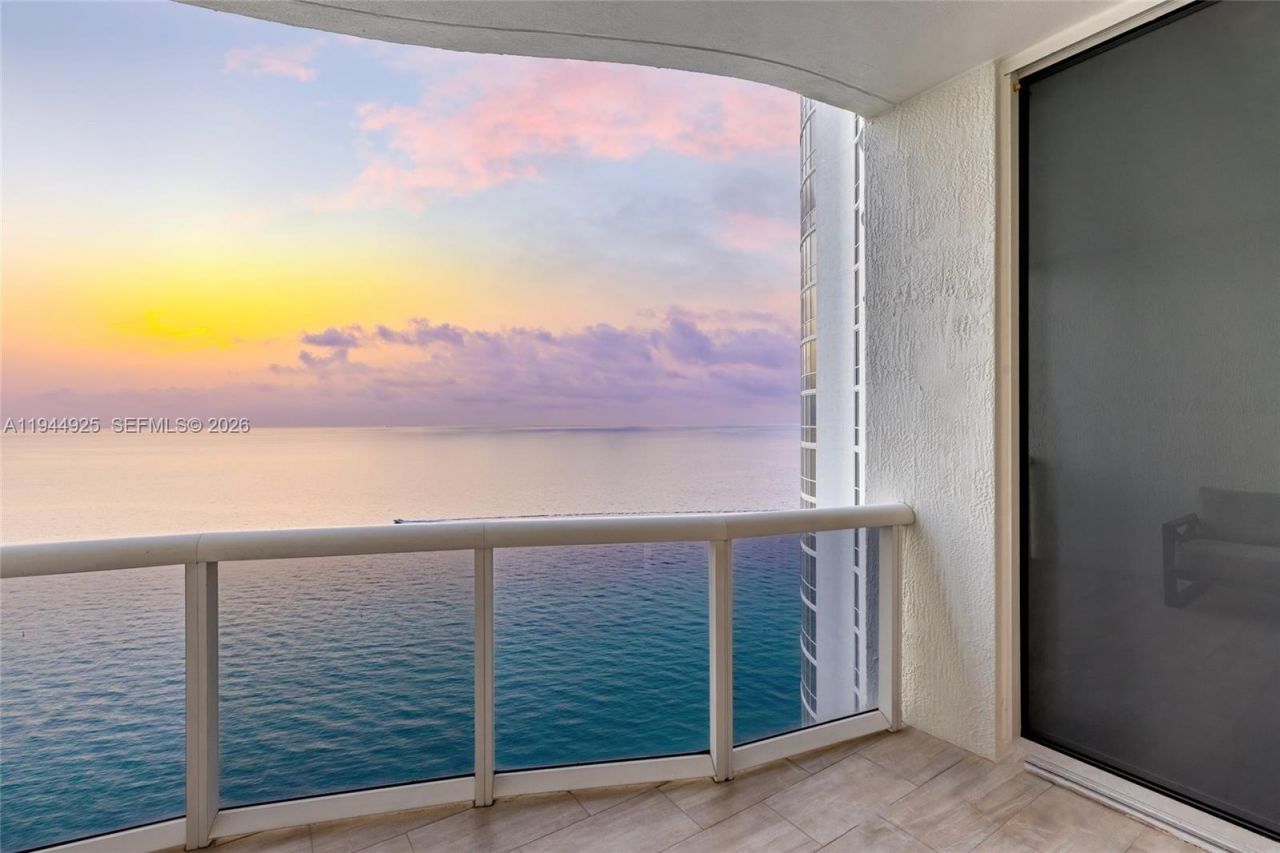 16001 Collins Ave, Unit 2704, Sunny Isles Beach, FL 33160 Photo