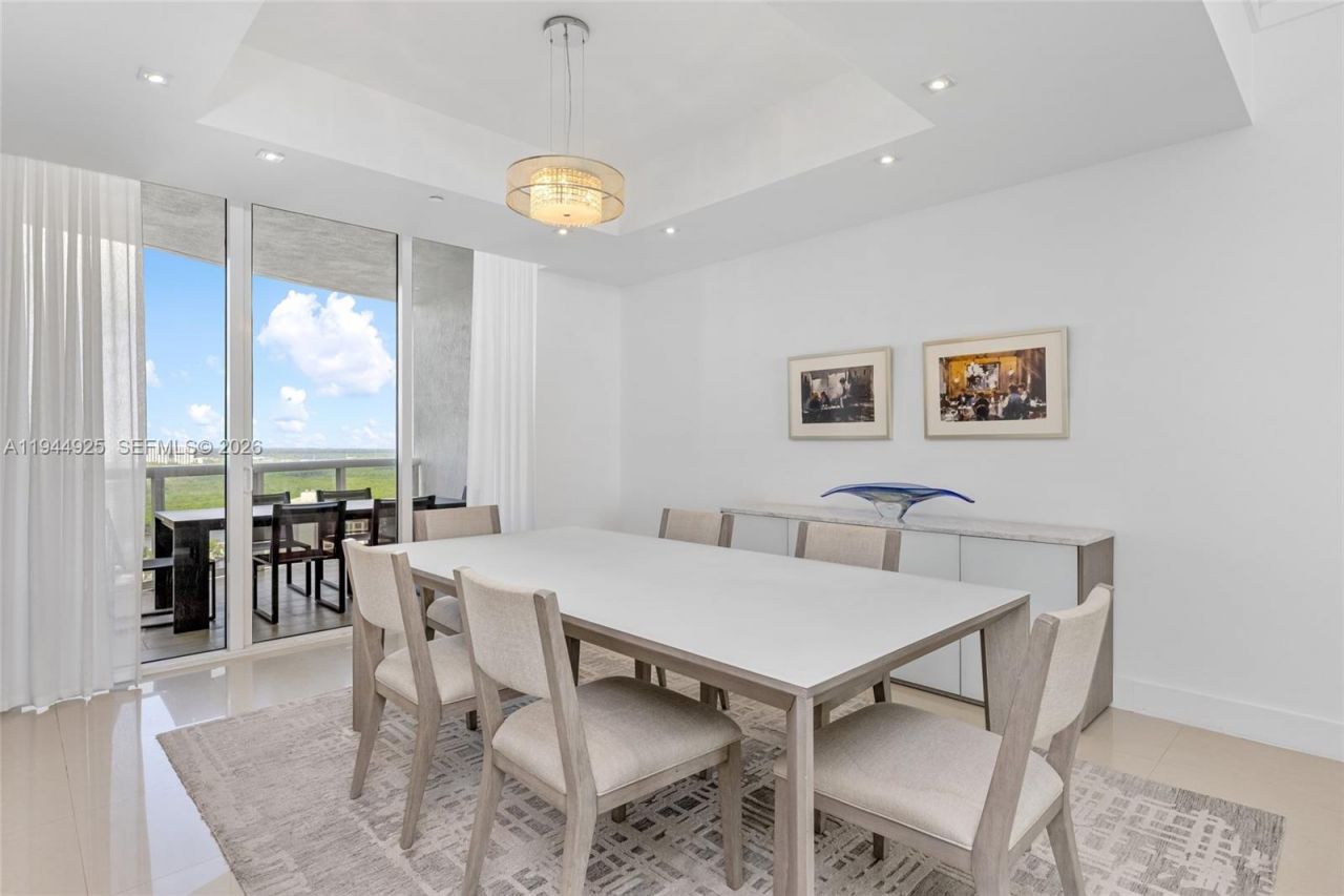 16001 Collins Ave, Unit 2704, Sunny Isles Beach, FL 33160 Photo