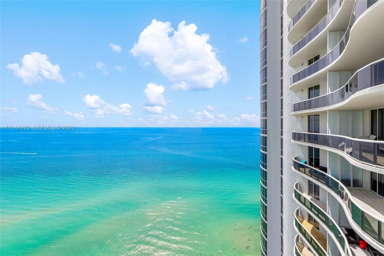 16001 Collins Ave, Unit 2704, Sunny Isles Beach, FL 33160 Photo