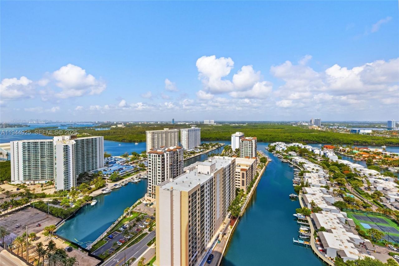 16001 Collins Ave, Unit 2704, Sunny Isles Beach, FL 33160 Photo