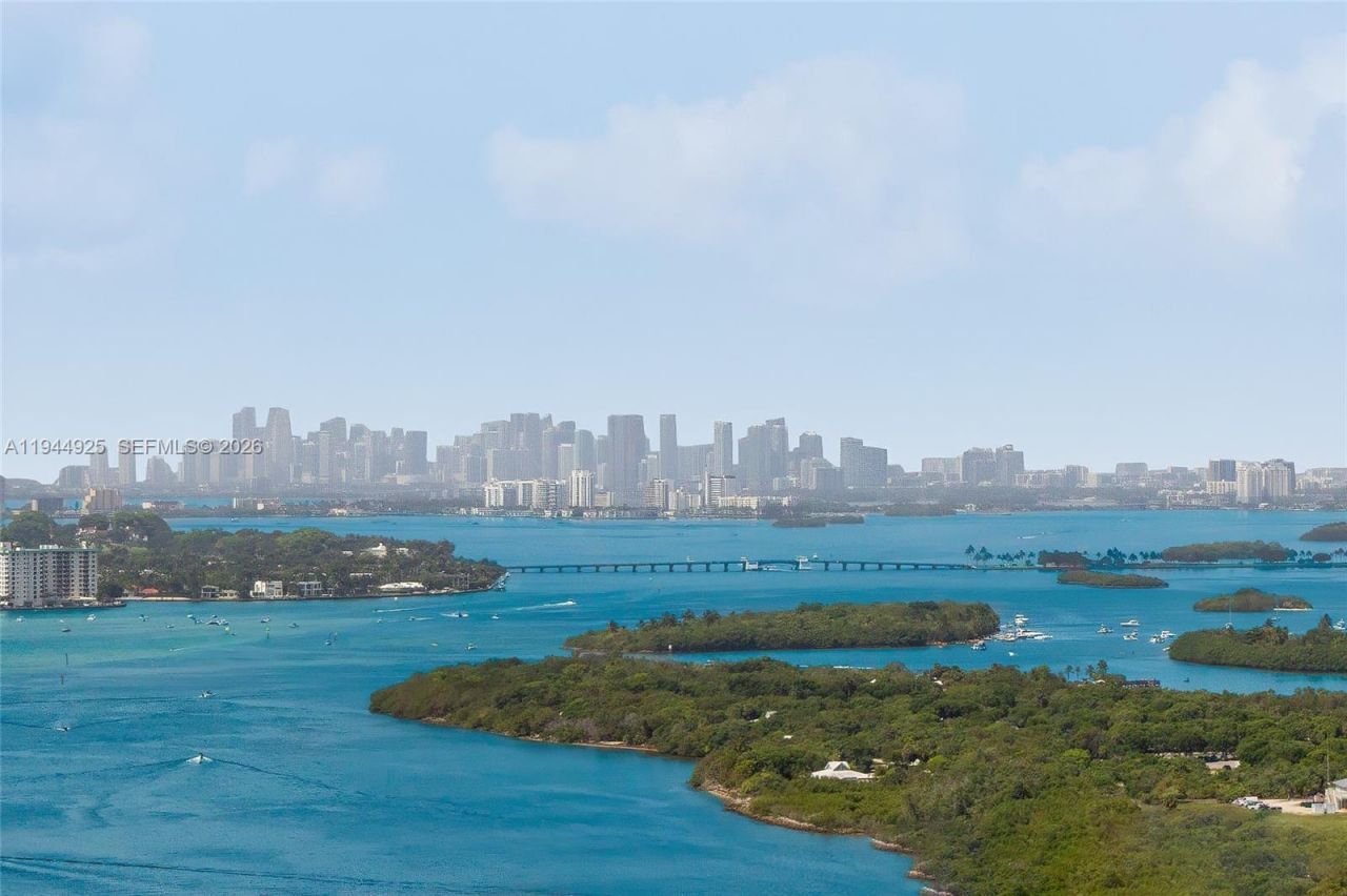 16001 Collins Ave, Unit 2704, Sunny Isles Beach, FL 33160 Photo