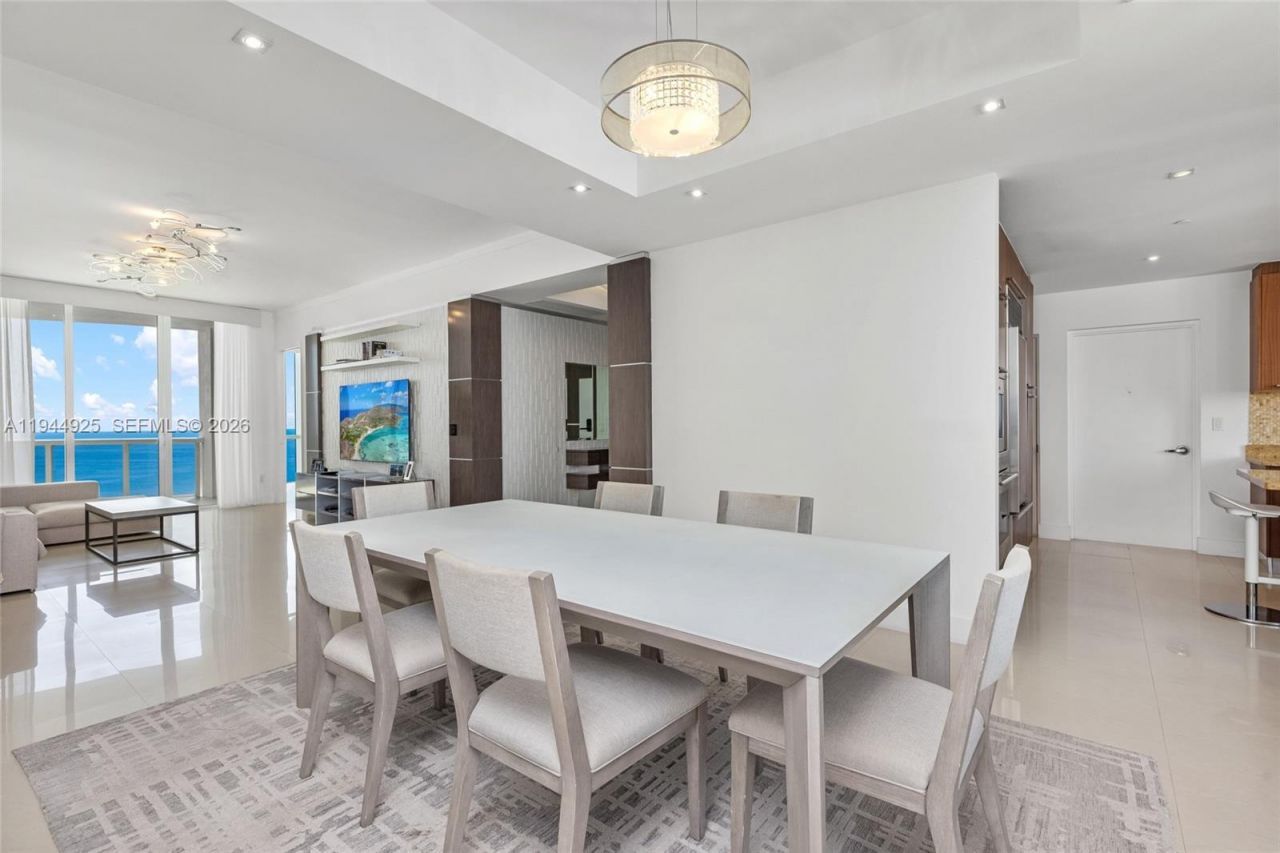 16001 Collins Ave, Unit 2704, Sunny Isles Beach, FL 33160 Photo