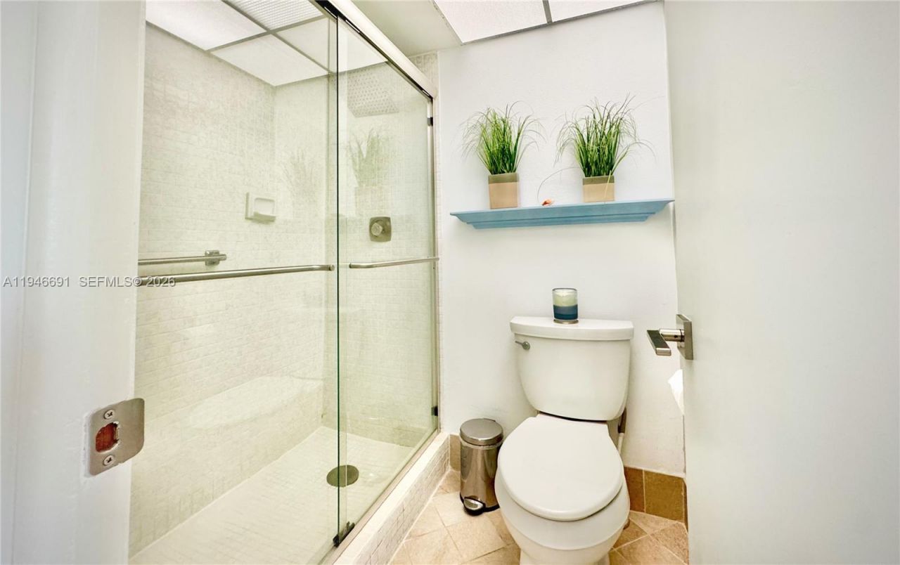 9501 Sunrise Lakes Blvd , Unit 306, Sunrise, FL 33322 Photo