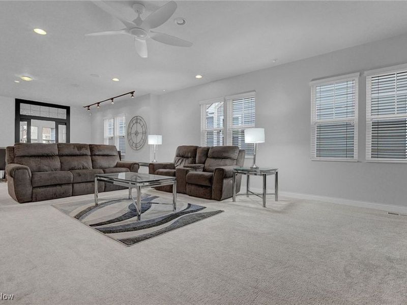 3755 Renwick Lane, Columbus, OH 43230 Photo 10