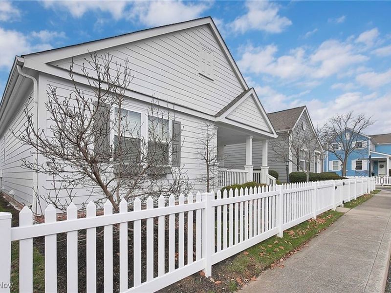 3755 Renwick Lane, Columbus, OH 43230 Photo 2