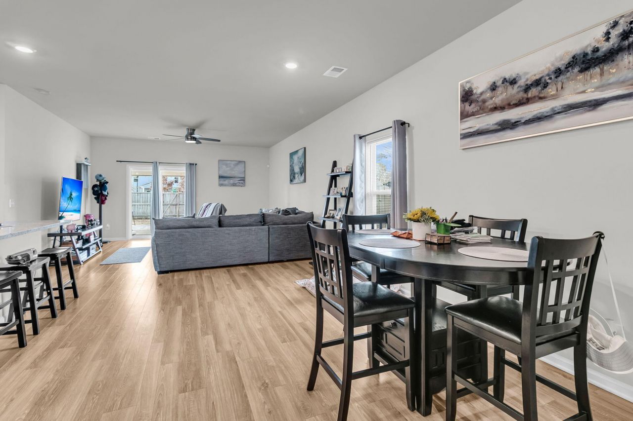 625 Jancus Street Photo 16