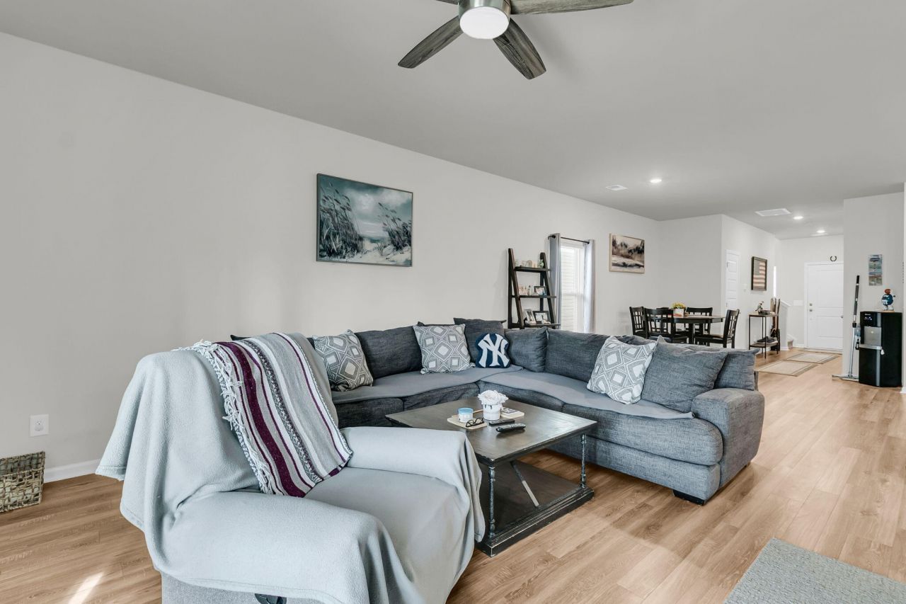 625 Jancus Street Photo 25