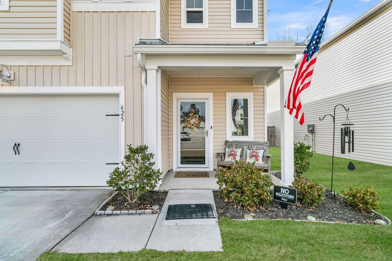 625 Jancus Street Photo 4