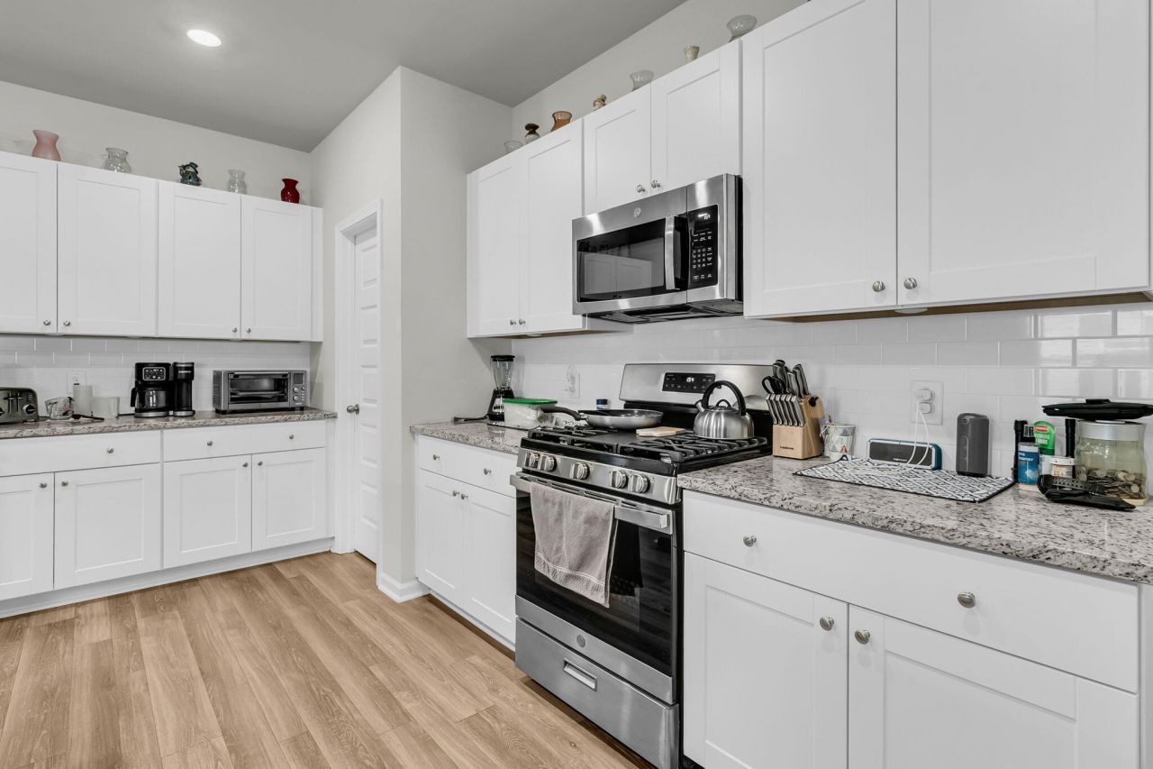 625 Jancus Street Photo 9