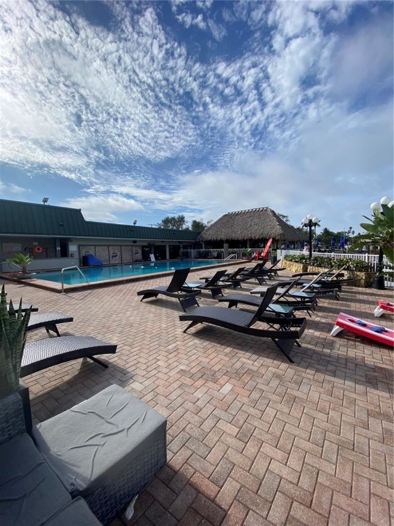 7150 N Tamiami Trail, Unit S521, Sarasota, FL 34243 Photo
