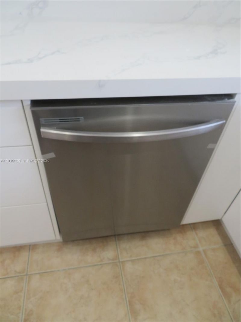 7328 Miami Lakeway S, Miami Lakes, FL 33014 Photo