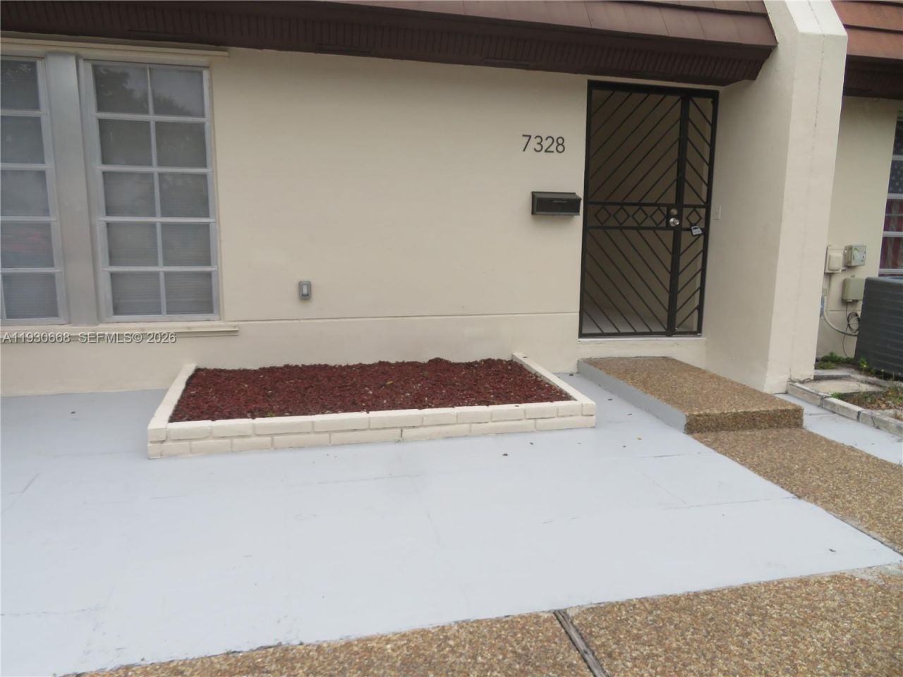 7328 Miami Lakeway S, Miami Lakes, FL 33014 Photo