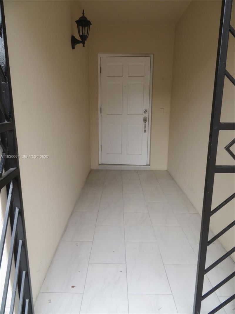 7328 Miami Lakeway S, Miami Lakes, FL 33014 Photo