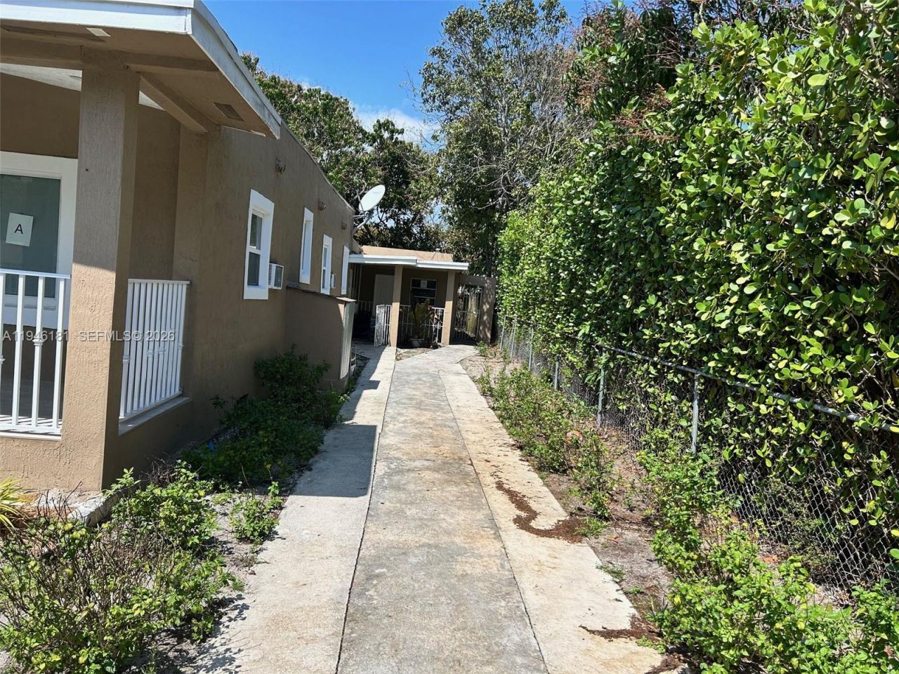 261 NW 49th St, Unit C, Miami, FL 33127 Photo