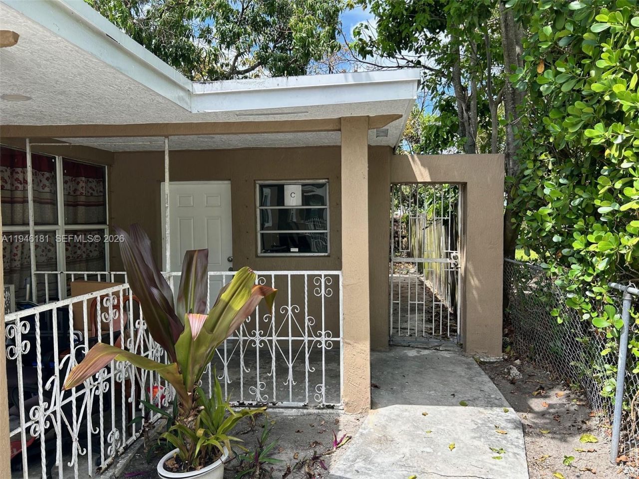 261 NW 49th St, Unit C, Miami, FL 33127 Photo