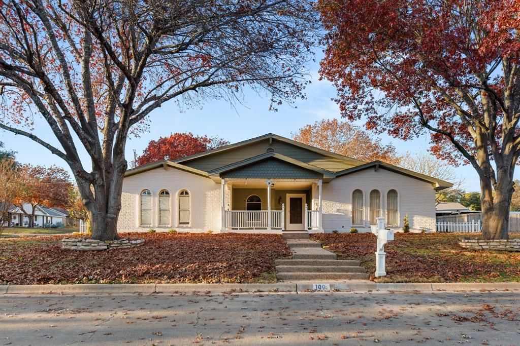 100 Linden Lane, Hewitt, TX 76643 Main Photo