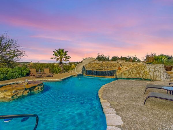 1607 Winding Vw, San Antonio, TX 78260