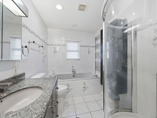 295 union Avenue, Lynbrook, NY 11563