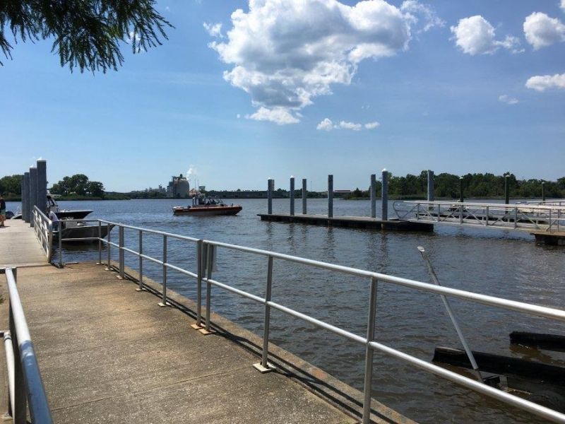 Slip 40 Friendfield Marina  Photo 24