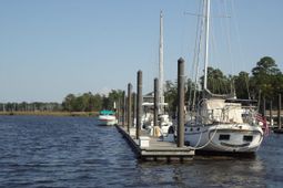 Slip 40 Friendfield Marina  photo 4