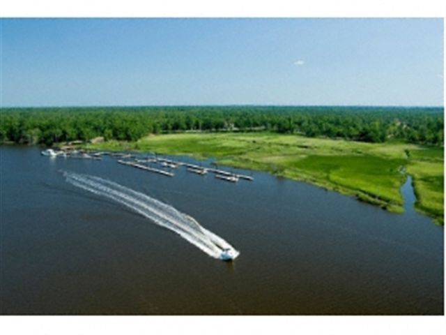 Slip 40 Friendfield Marina Photo 9
