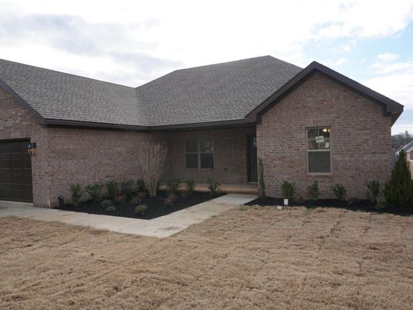 1065 Mark Cir, Jonesboro, AR 72404
