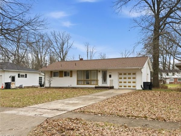 2486 Montgomery Avenue NW, Warren, OH 44485