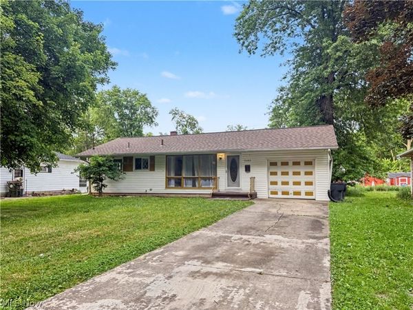 2486 Montgomery Avenue NW, Warren, OH 44485