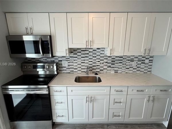 2115 NE 42nd Ct, Unit 206N, Lighthouse Point, FL 33064