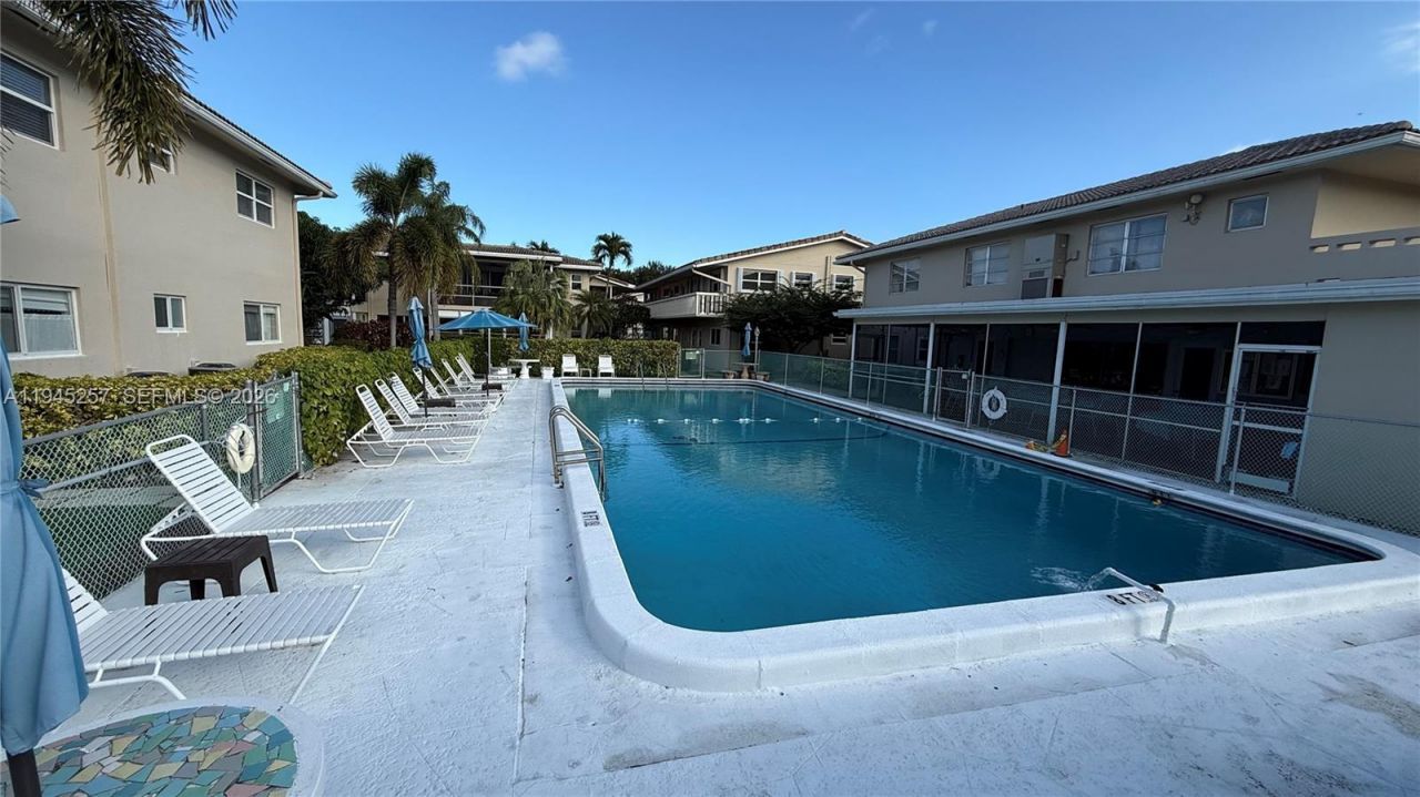 2115 NE 42nd Ct, Unit 206N, Lighthouse Point, FL 33064 Photo