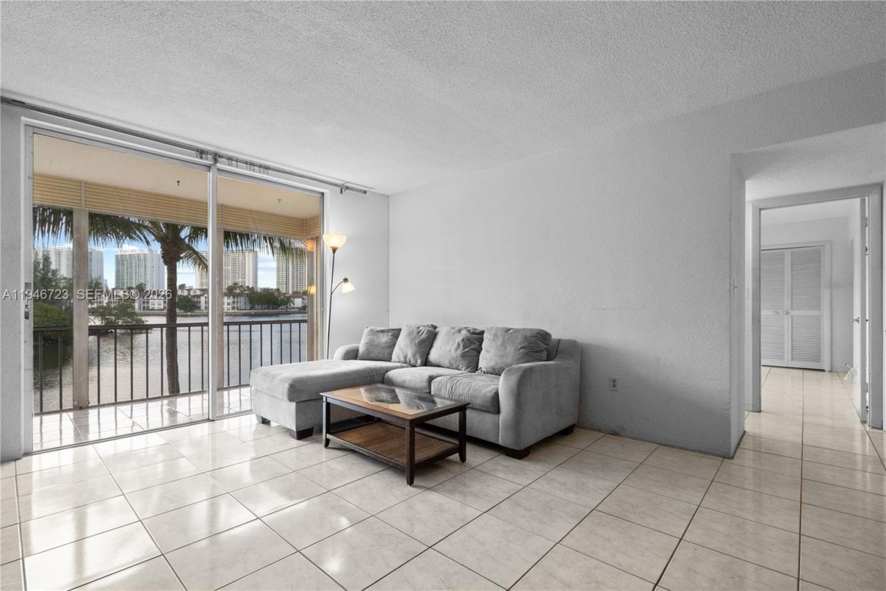 3030 Marcos Dr, Unit T203, Aventura, FL 33160 Photo