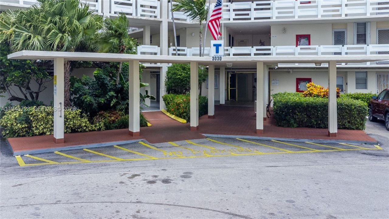 3030 Marcos Dr, Unit T203, Aventura, FL 33160 Photo