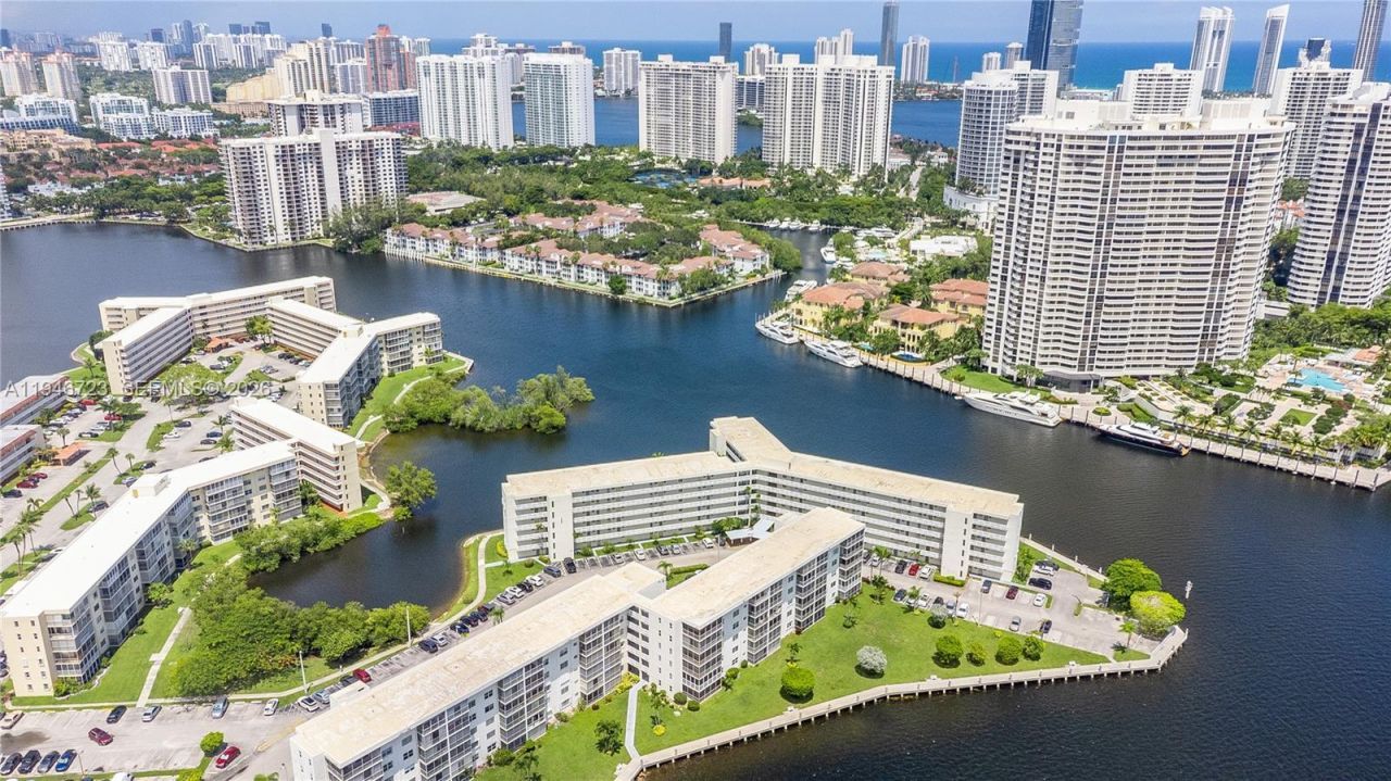 3030 Marcos Dr, Unit T203, Aventura, FL 33160 Photo