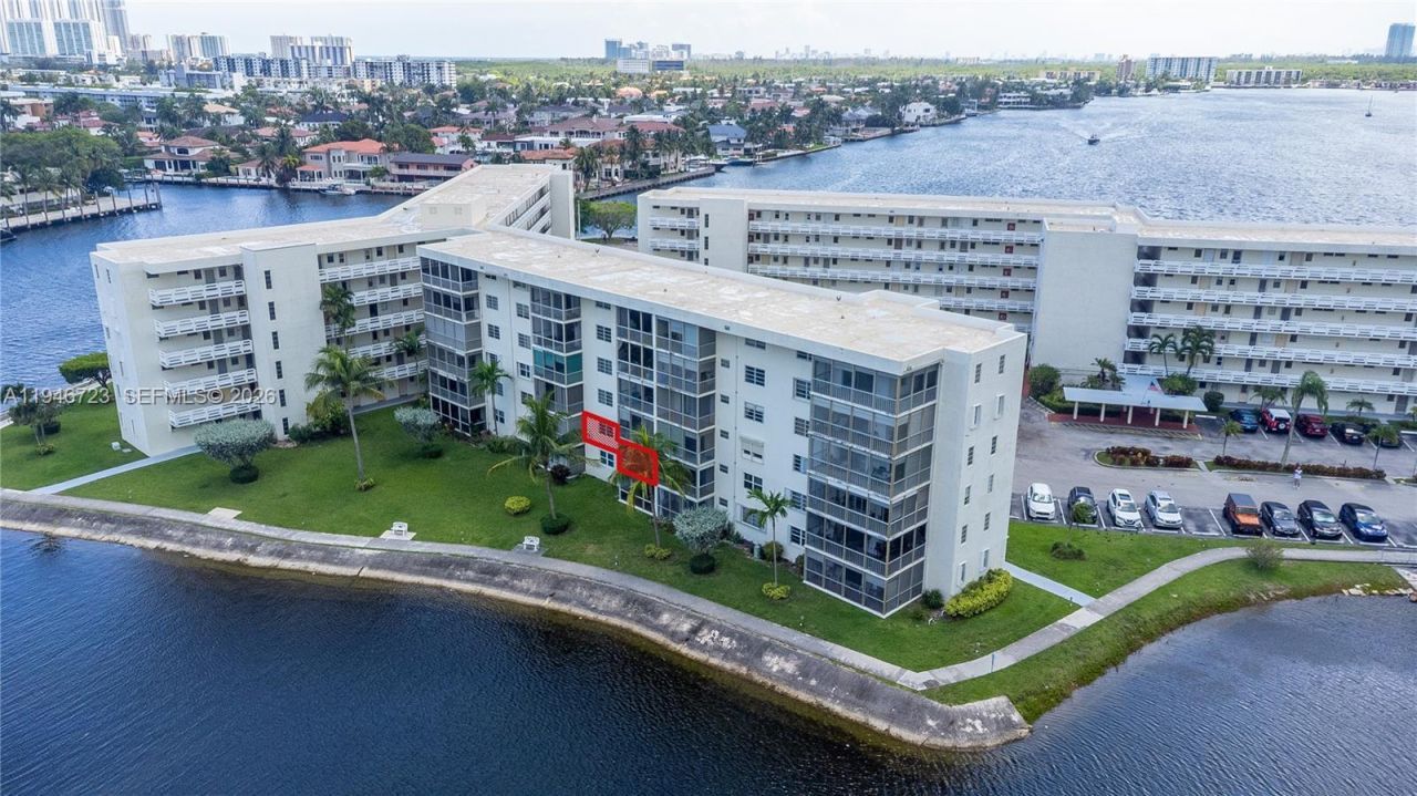 3030 Marcos Dr, Unit T203, Aventura, FL 33160 Photo