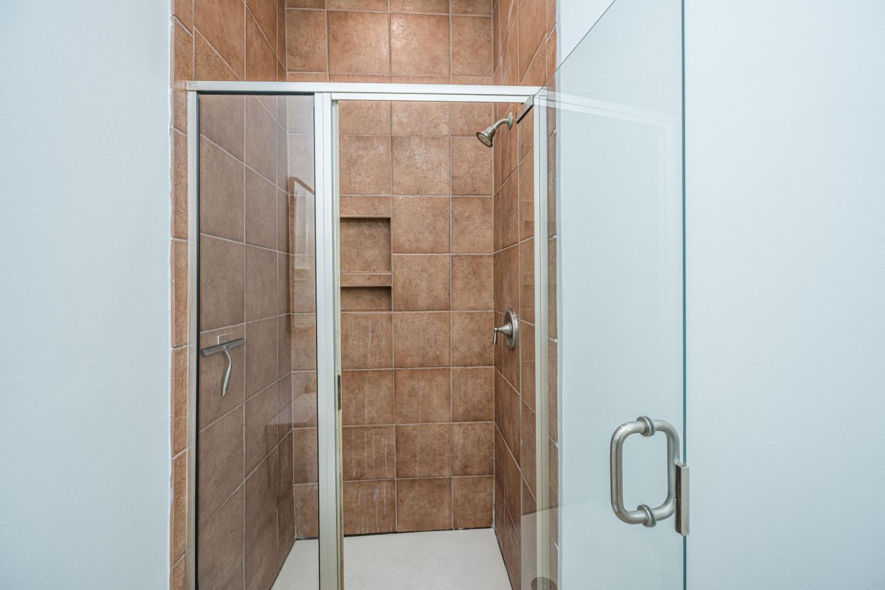 186 Smith Street Photo 11