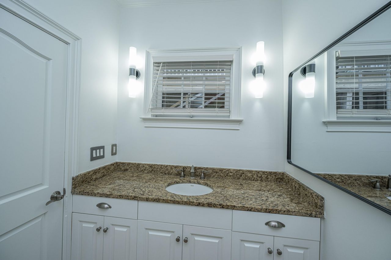 186 Smith Street Photo 12