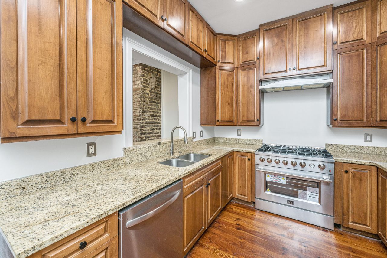 186 Smith Street Photo 17