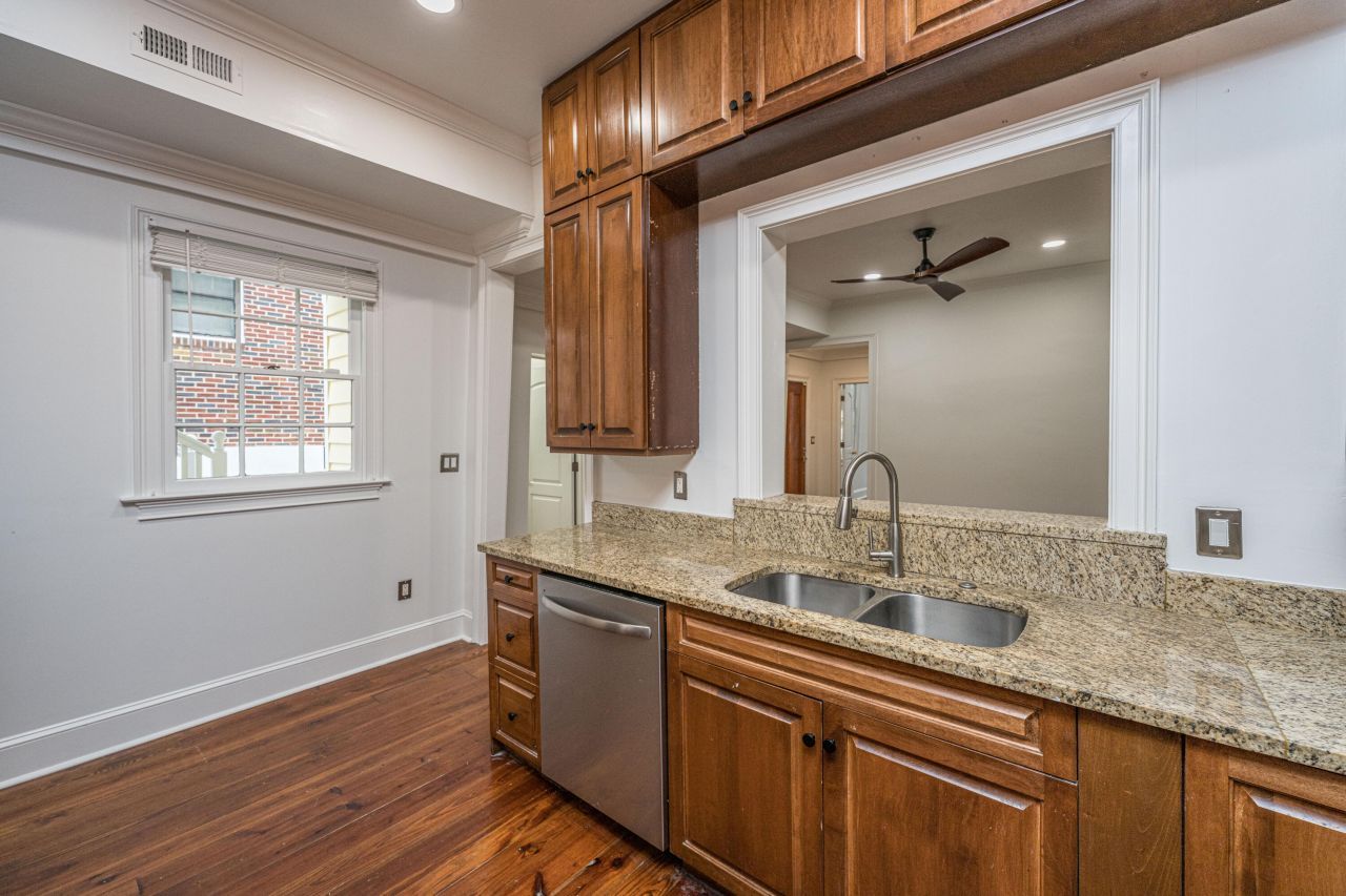 186 Smith Street Photo 19