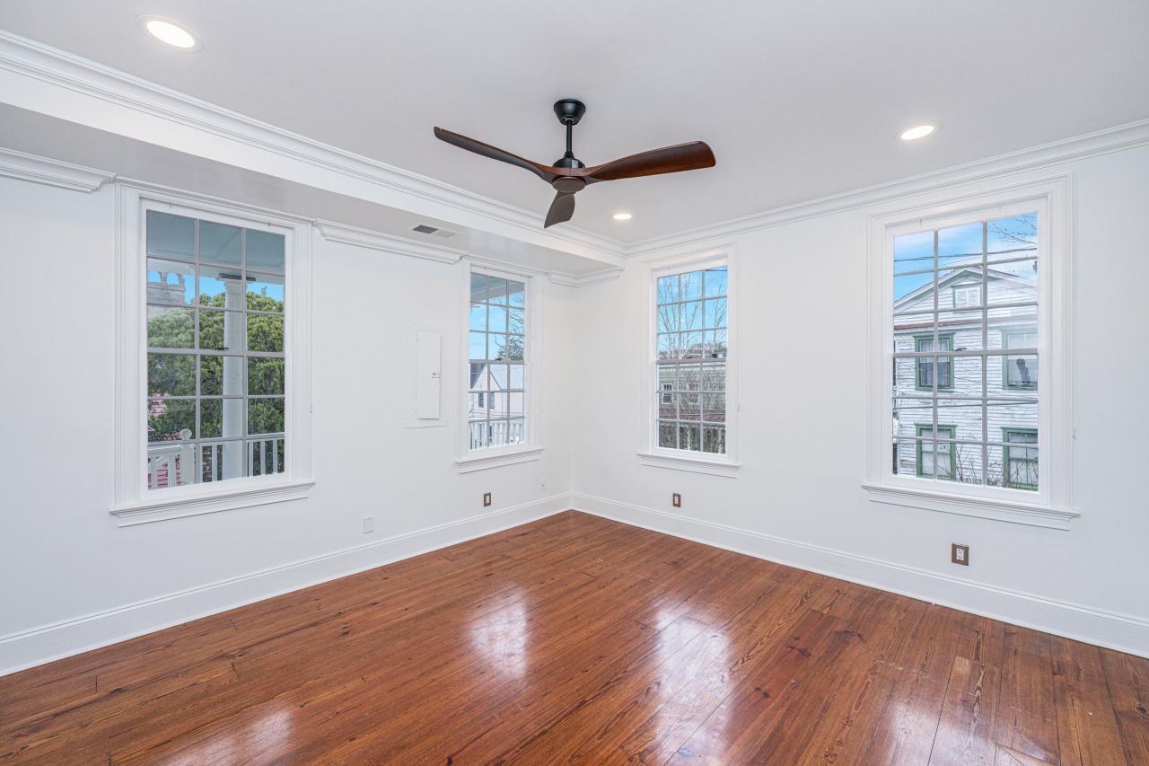 186 Smith Street Photo 36