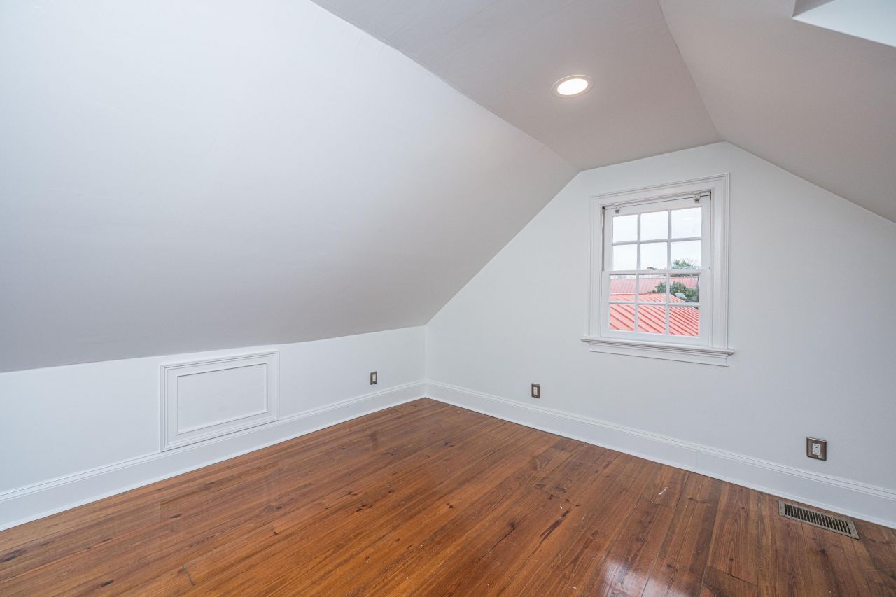 186 Smith Street Photo 46