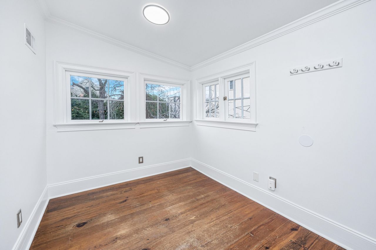 186 Smith Street Photo 51