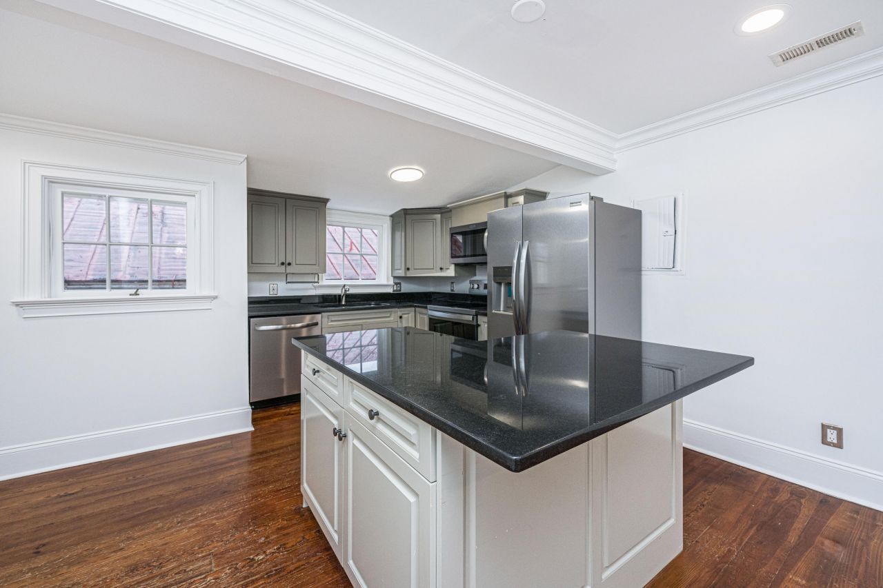 186 Smith Street Photo 54