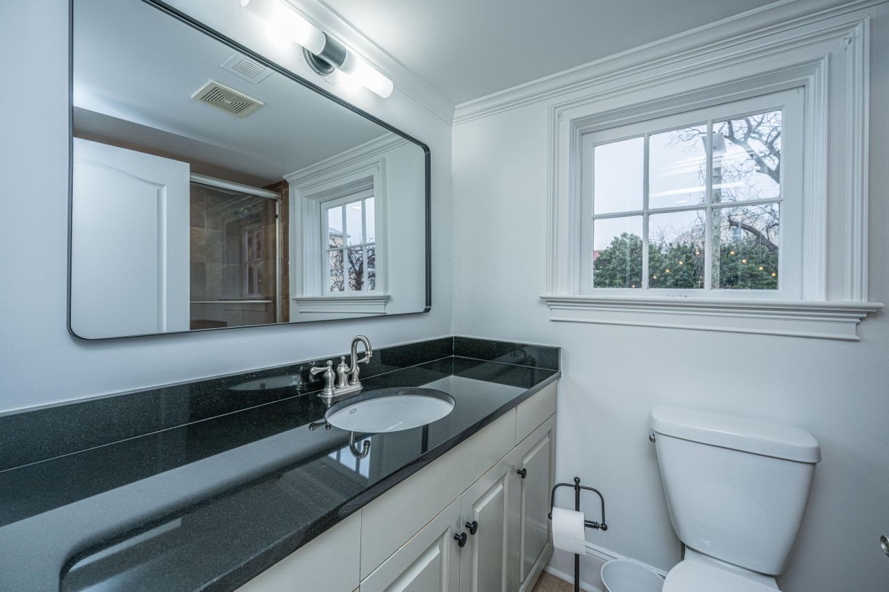 186 Smith Street Photo 68