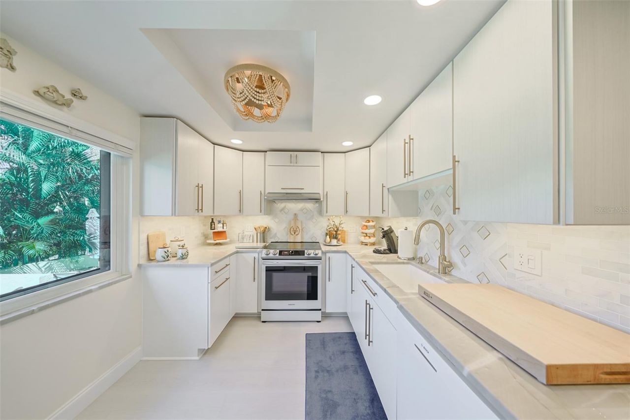 7500 Sunshine Skyway Lane S, Unit 104, Saint Petersburg, FL 33711 Photo