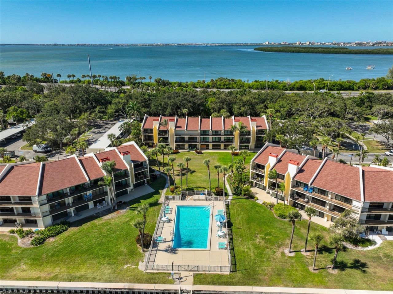 7500 Sunshine Skyway Lane S, Unit 104, Saint Petersburg, FL 33711 Photo