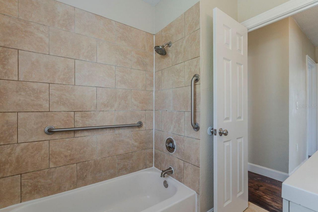 1524 13th Avenue S, Saint Petersburg, FL 33705 Photo