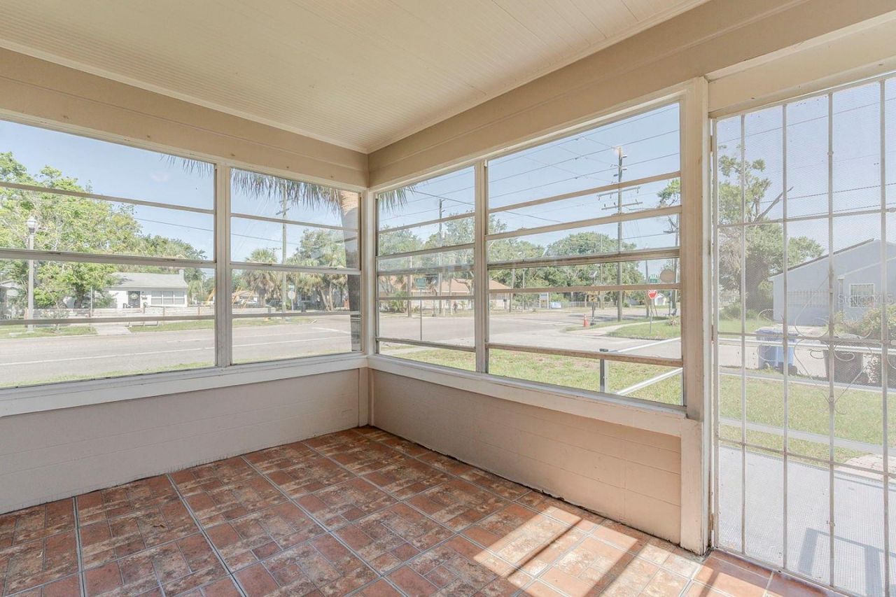 1524 13th Avenue S, Saint Petersburg, FL 33705 Photo