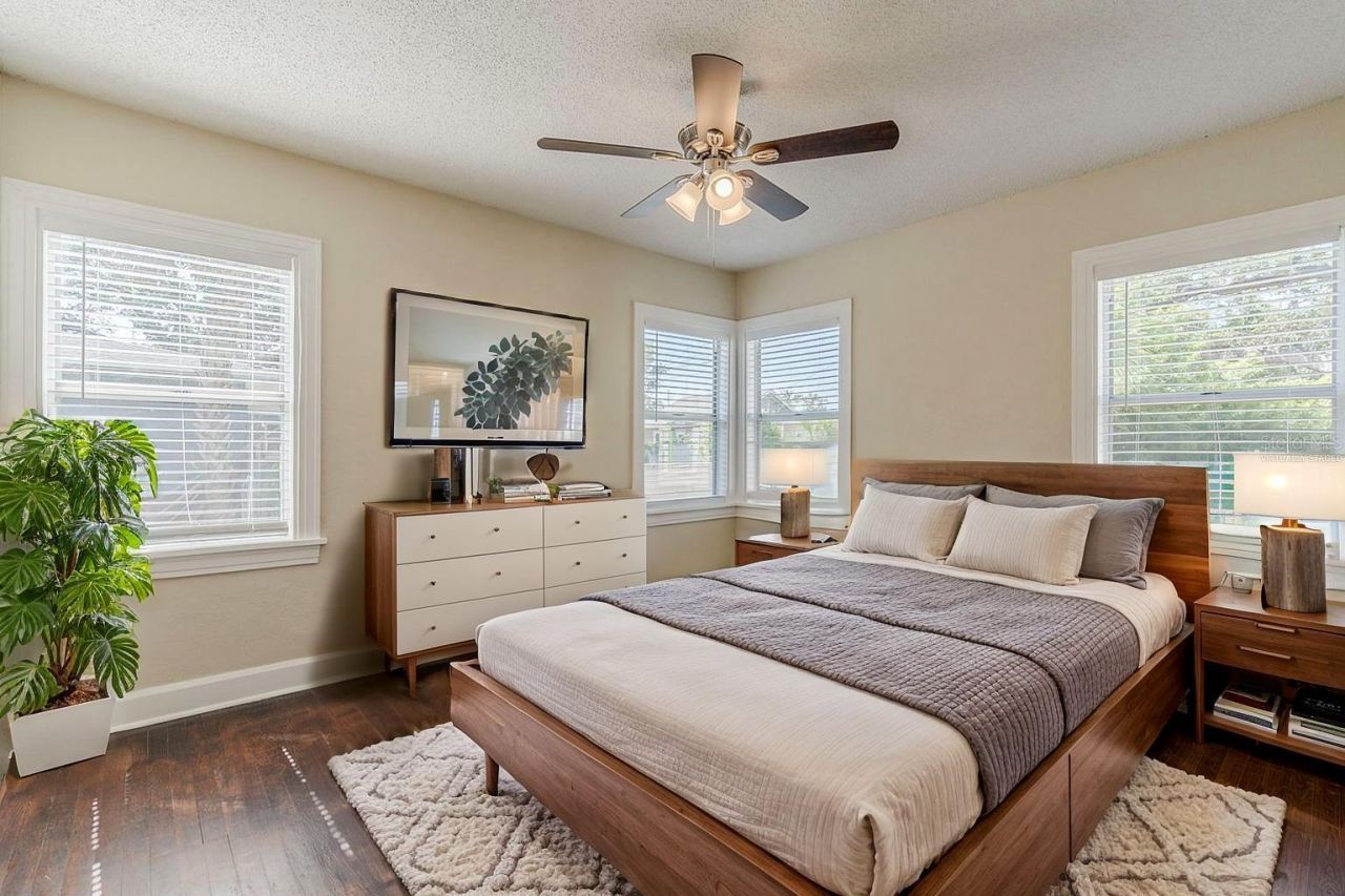 1524 13th Avenue S, Saint Petersburg, FL 33705 Photo