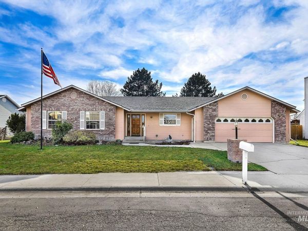 613 W Bridger Ave, Nampa, ID 83651