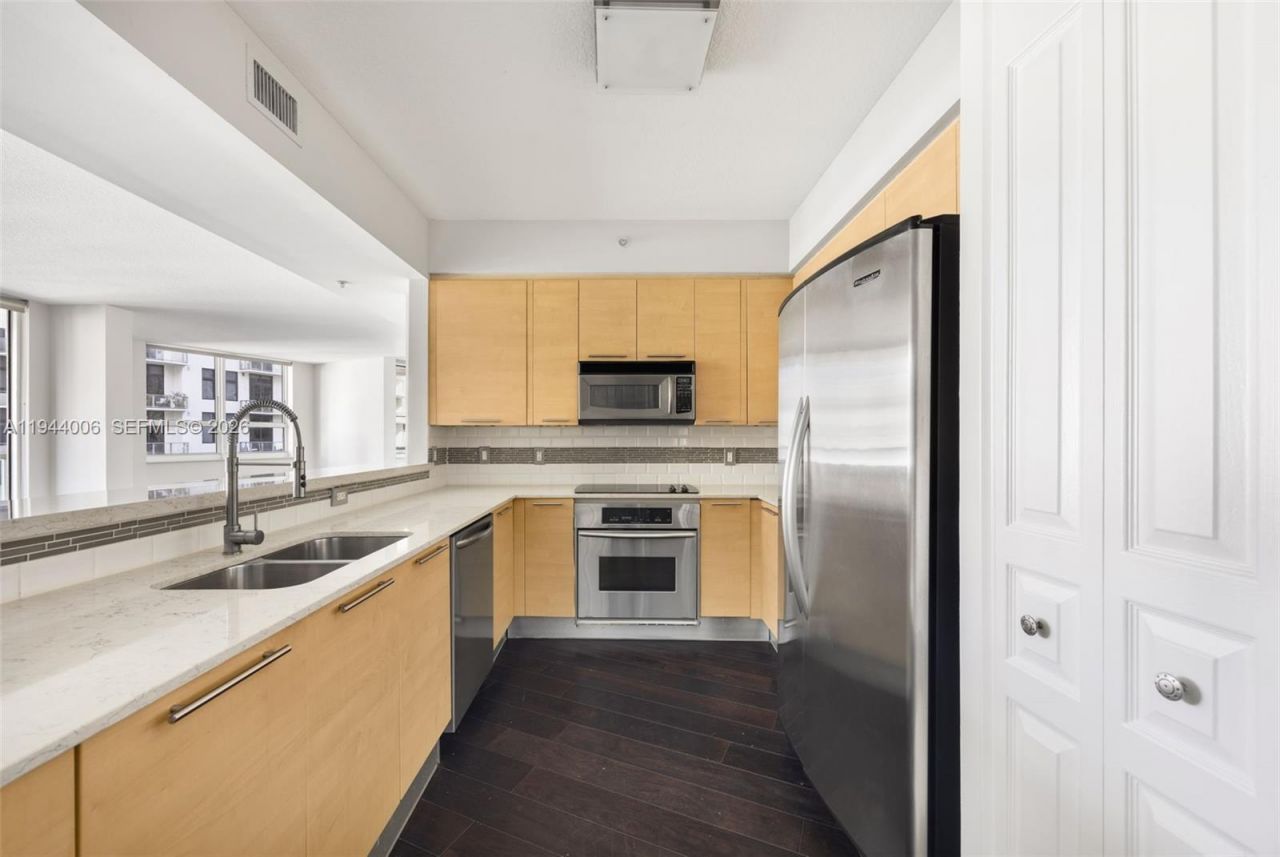 350 SE 2nd St, Unit 870, Fort Lauderdale, FL 33301 Photo